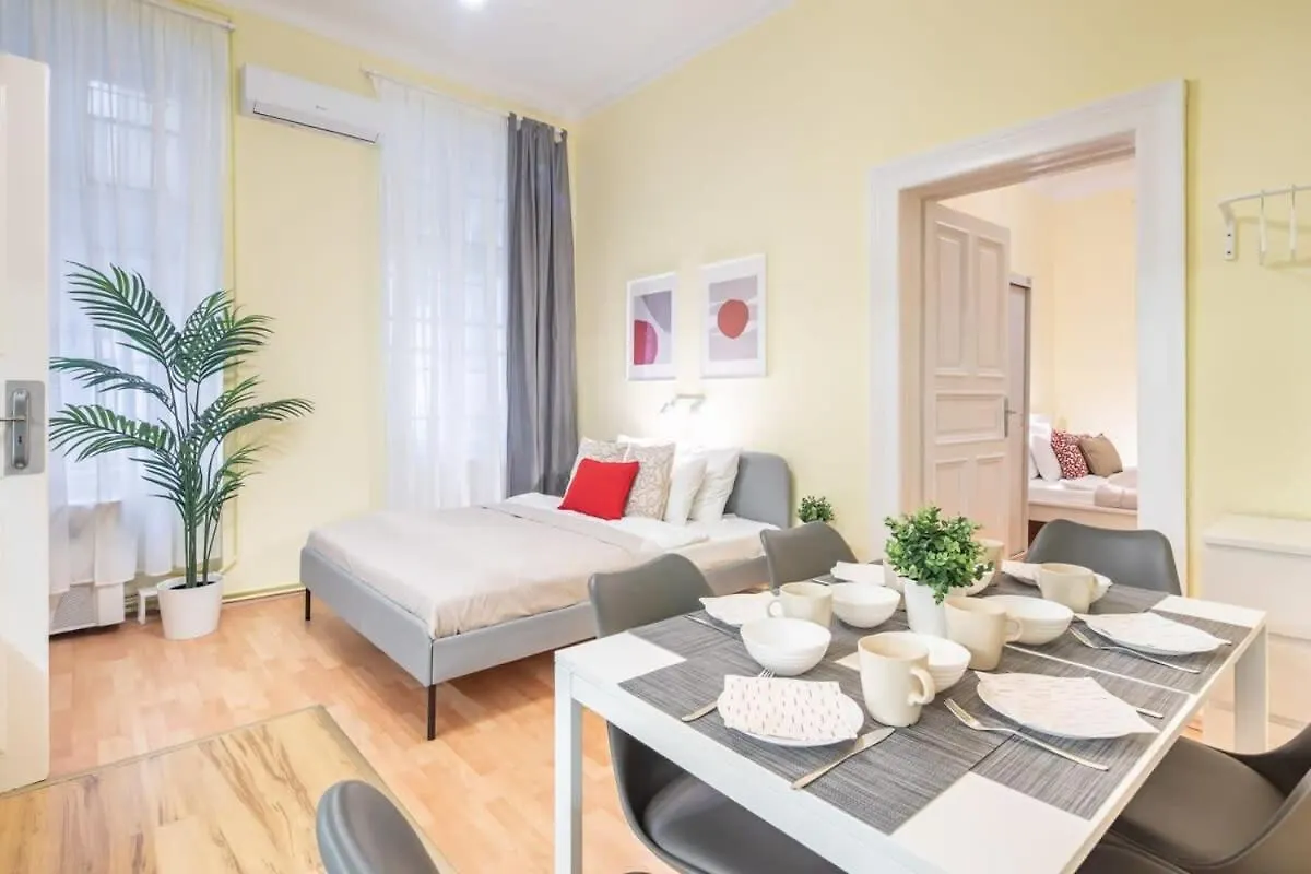 Central - New - Aircon - Comfy Budapest 0*,
