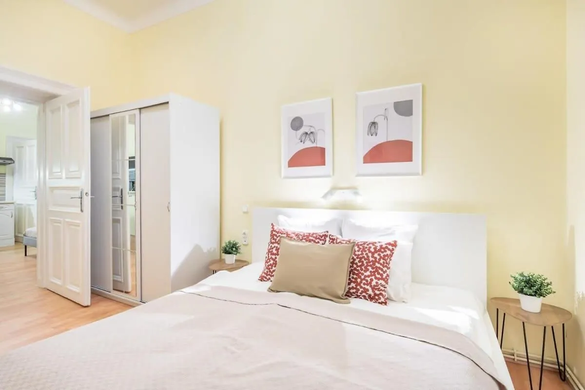 Central - New - Aircon - Comfy Budapest Hungary
